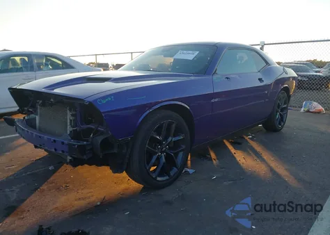 2019 Dodge Challenger Sxt z USA, uszkodzony, nr VIN 2C3CDZAG5KH617611